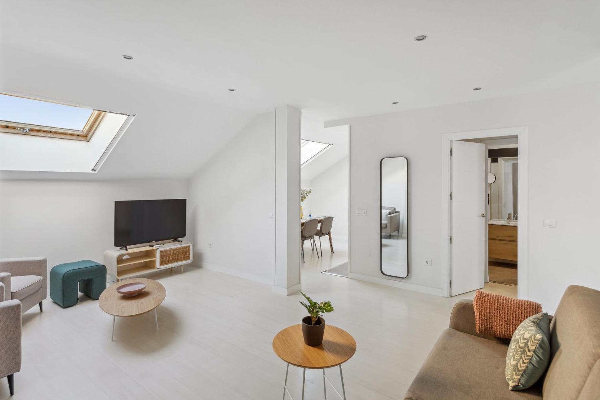 Limehome Madrid Calle De La Paloma מראה חיצוני תמונה