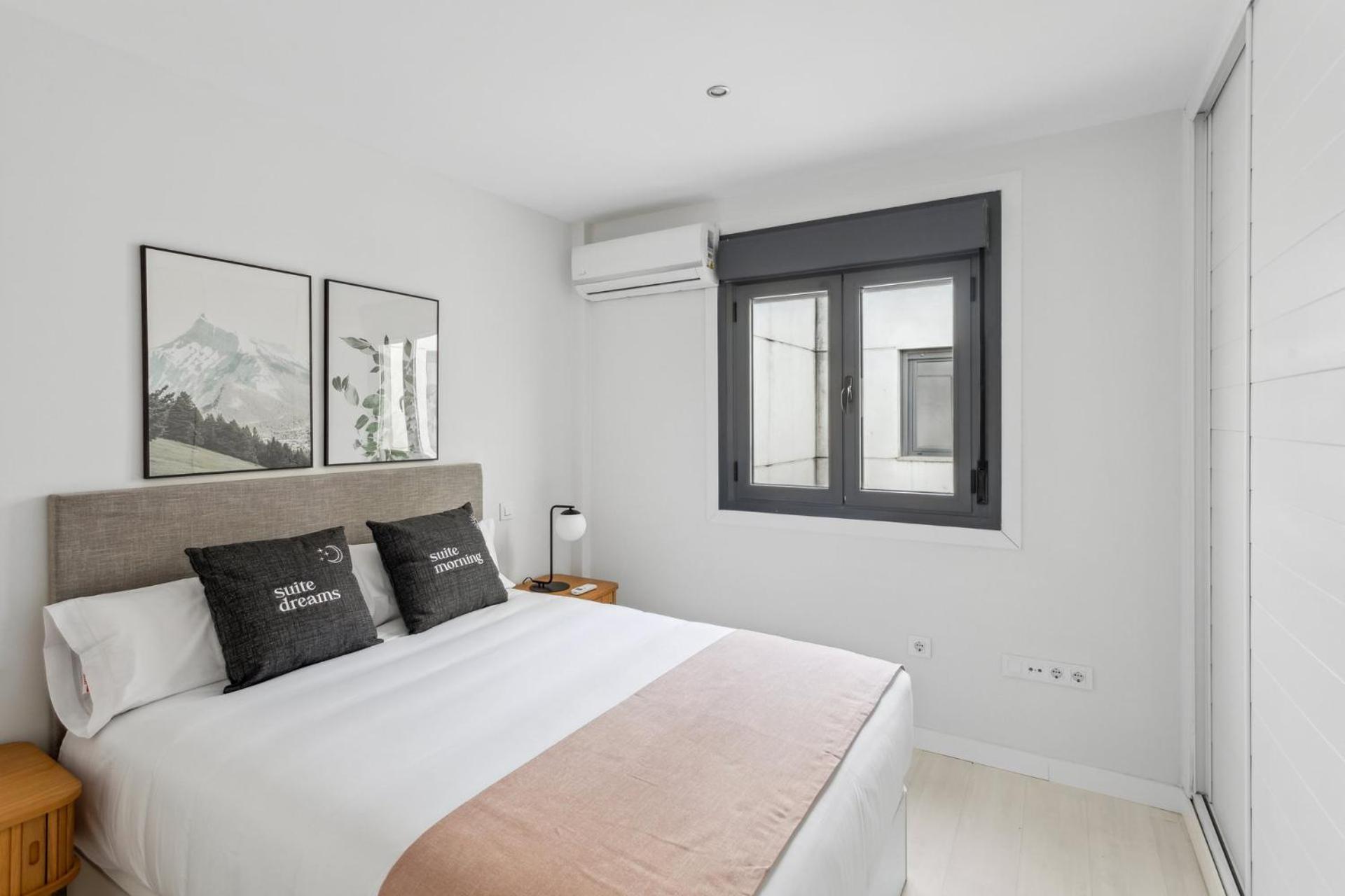Limehome Madrid Calle De La Paloma מראה חיצוני תמונה
