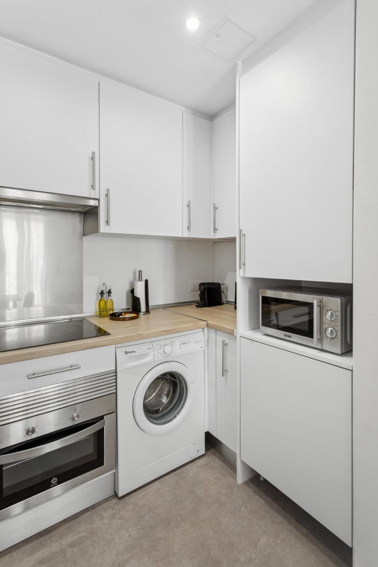 Limehome Madrid Calle De La Paloma מראה חיצוני תמונה