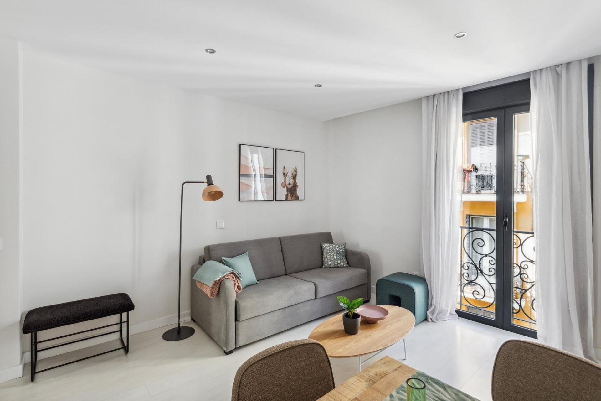 Limehome Madrid Calle De La Paloma מראה חיצוני תמונה