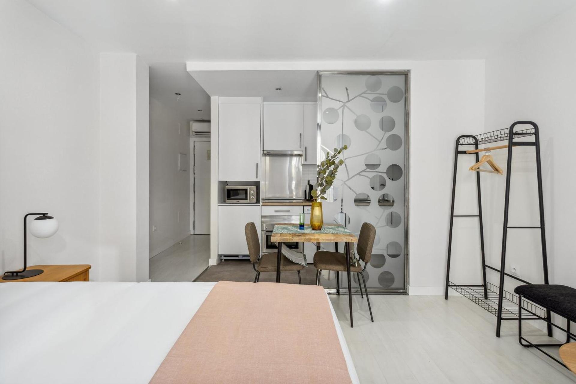 Limehome Madrid Calle De La Paloma מראה חיצוני תמונה