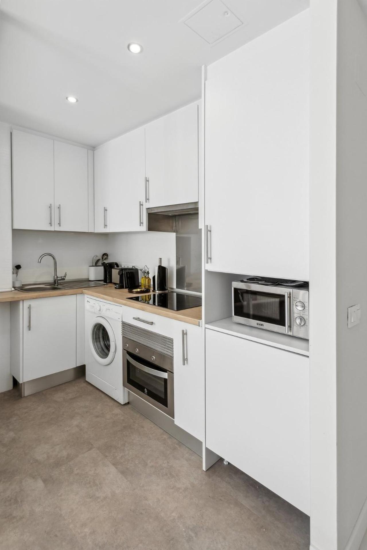 Limehome Madrid Calle De La Paloma מראה חיצוני תמונה