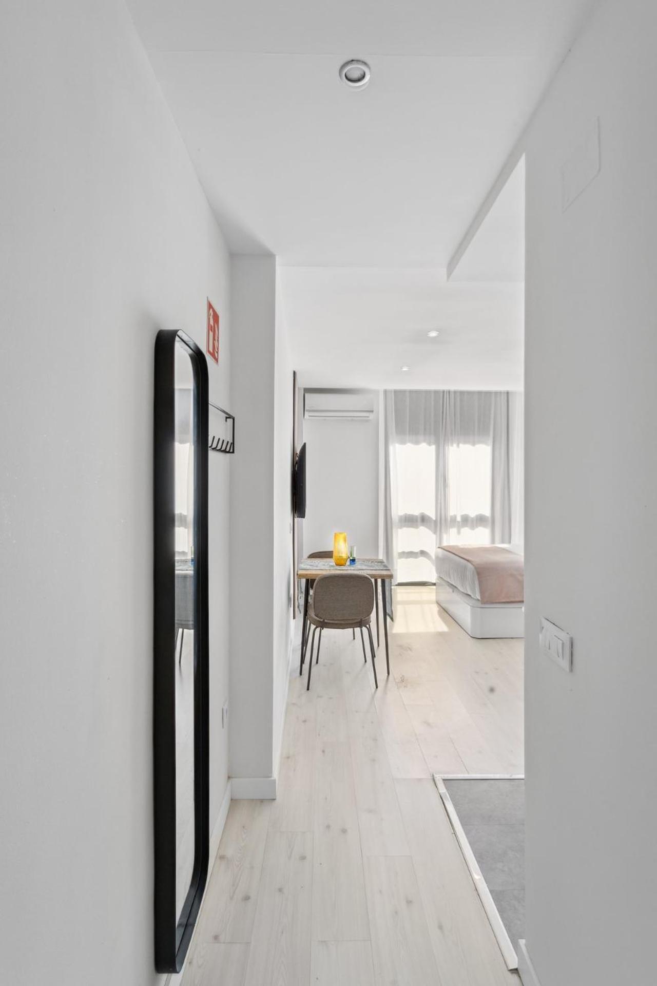 Limehome Madrid Calle De La Paloma חדר תמונה